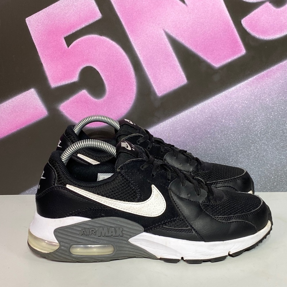 Nike Air Max Excee Black White Women’s 9